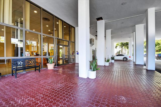 3589 S OCEAN Boulevard 909, South Palm Beach, FL 33480