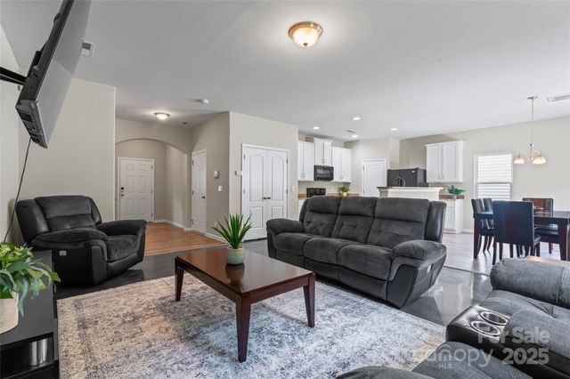 6903 Ware Road, Charlotte, NC 28212