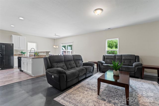 6903 Ware Road, Charlotte, NC 28212