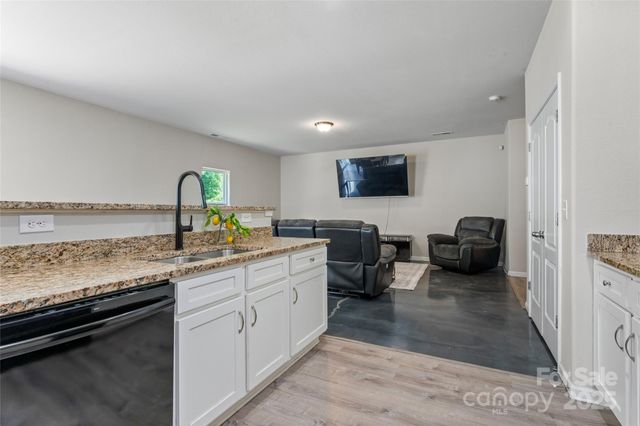 6903 Ware Road, Charlotte, NC 28212