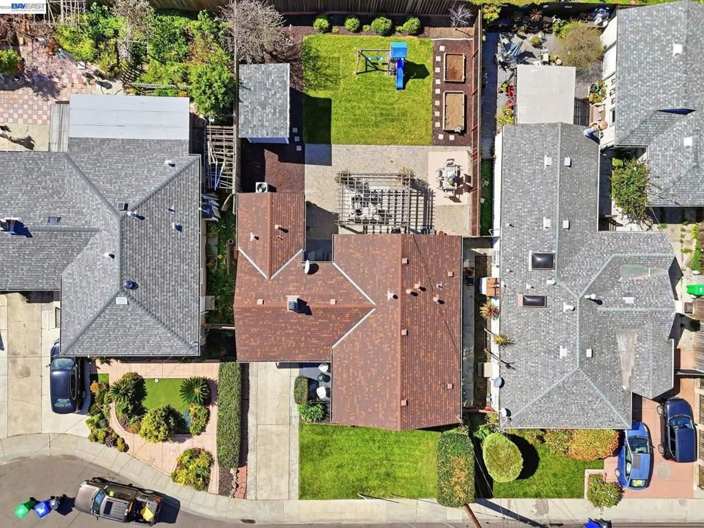 Image 23 of property listing at 16129 Via Pinale, San Lorenzo, CA 94580