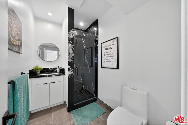 8960 Crescent Drive, Los Angeles, CA 90046