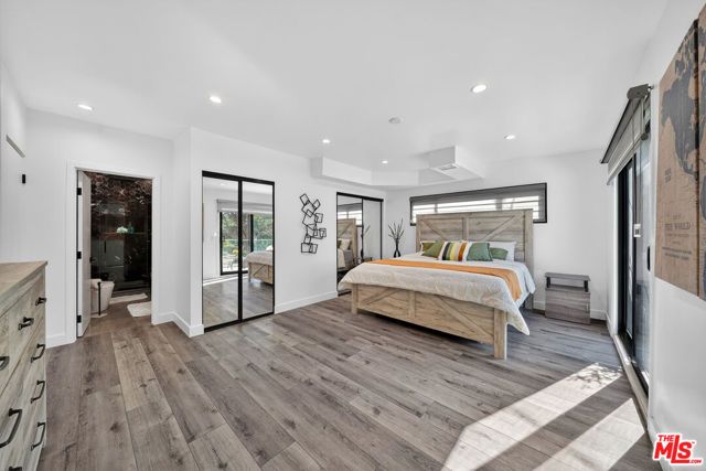 8960 Crescent Drive, Los Angeles, CA 90046