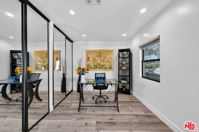 8960 Crescent Drive, Los Angeles, CA 90046