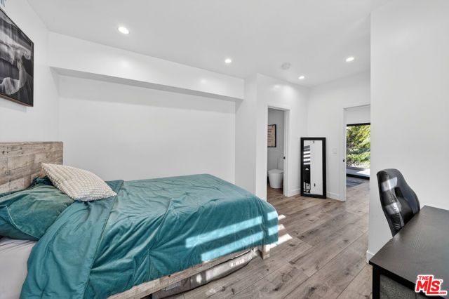 8960 Crescent Drive, Los Angeles, CA 90046