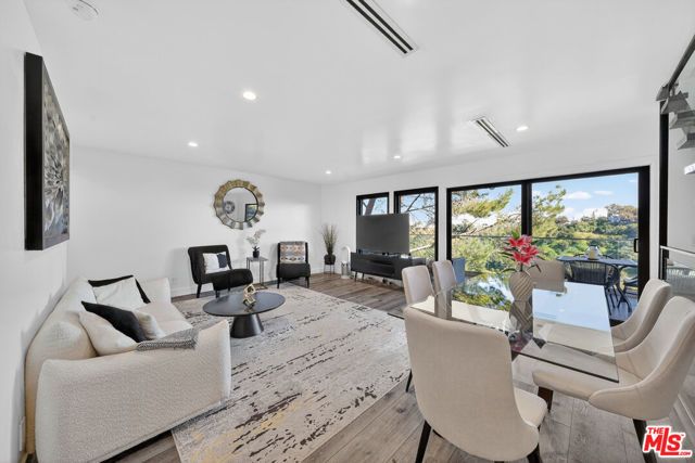 8960 Crescent Drive, Los Angeles, CA 90046