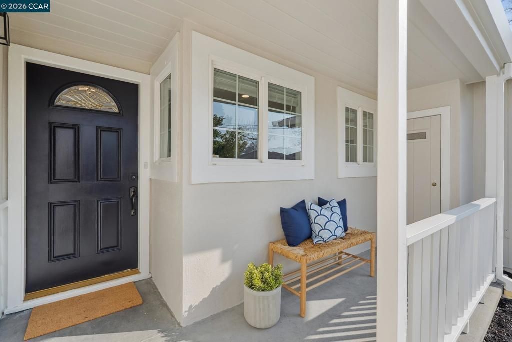 Image 3 of property listing at 538 538 Shelly Dr, Pleasant Hill, CA 94523