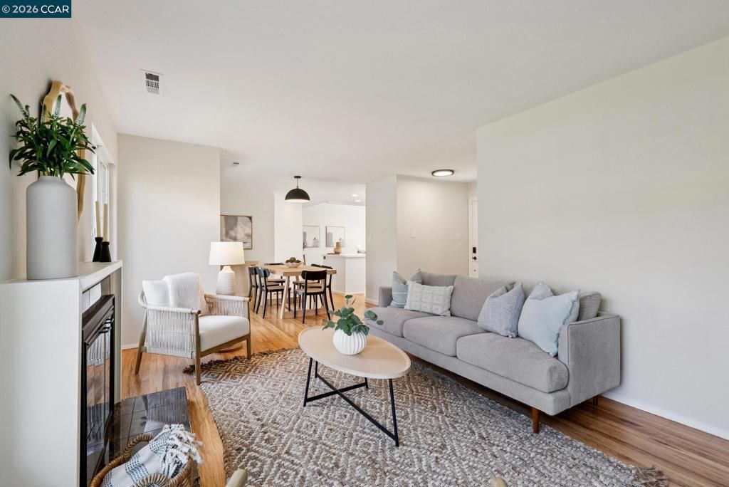 Image 7 of property listing at 538 538 Shelly Dr, Pleasant Hill, CA 94523