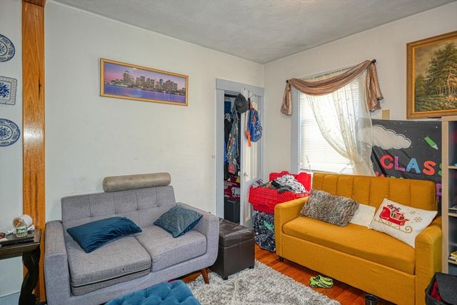 7 Prospect St, Woburn, MA 01801