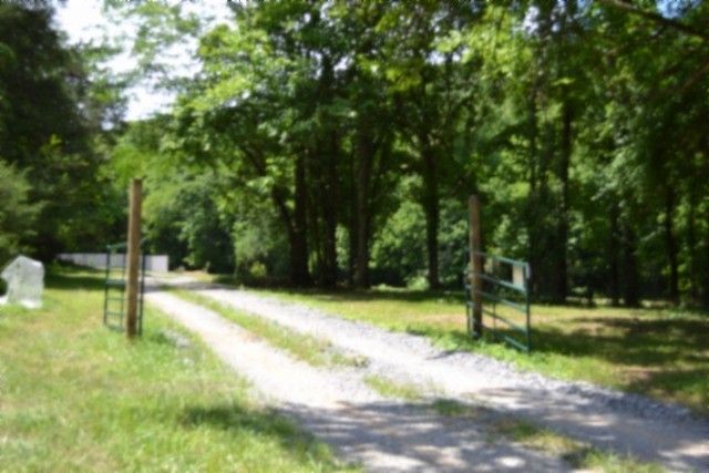 425 Baugh Hollow Ln, Gainesboro, TN 38562