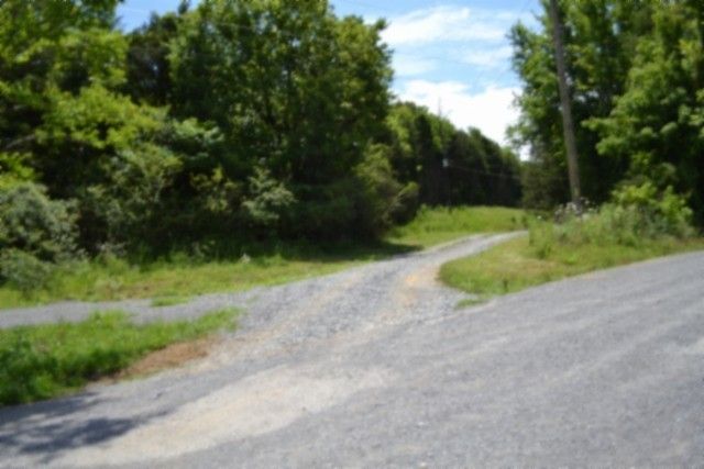 425 Baugh Hollow Ln, Gainesboro, TN 38562