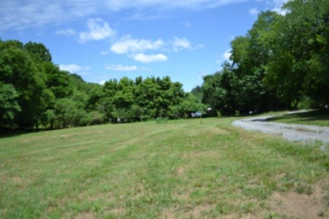 425 Baugh Hollow Ln, Gainesboro, TN 38562