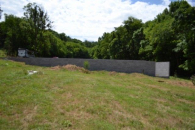 425 Baugh Hollow Ln, Gainesboro, TN 38562