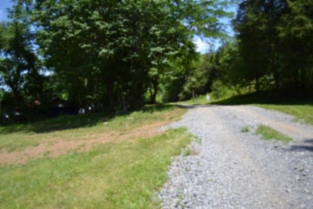 425 Baugh Hollow Ln, Gainesboro, TN 38562