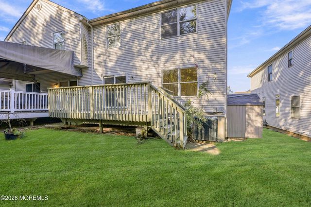 7 Grassmere Street, Lakewood, NJ 08701