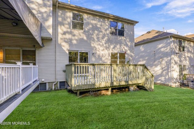 7 Grassmere Street, Lakewood, NJ 08701