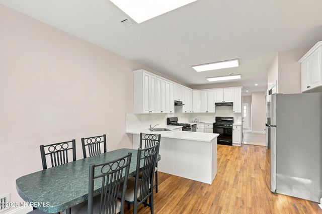 7 Grassmere Street, Lakewood, NJ 08701