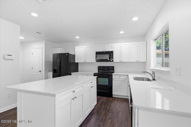 1250 SPRING CREEK Court, Jacksonville, FL 32218