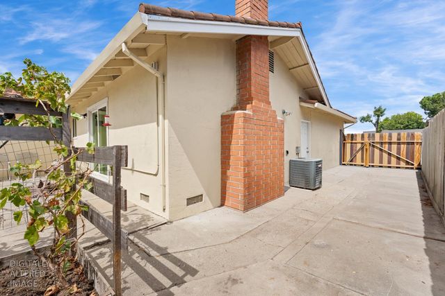 244 Sepulveda Dr, Stockton, CA 95210