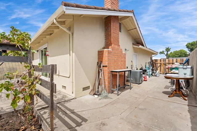 244 Sepulveda Dr, Stockton, CA 95210