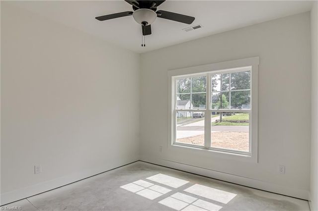 828 Vandar Drive, Winston-salem, NC 27106