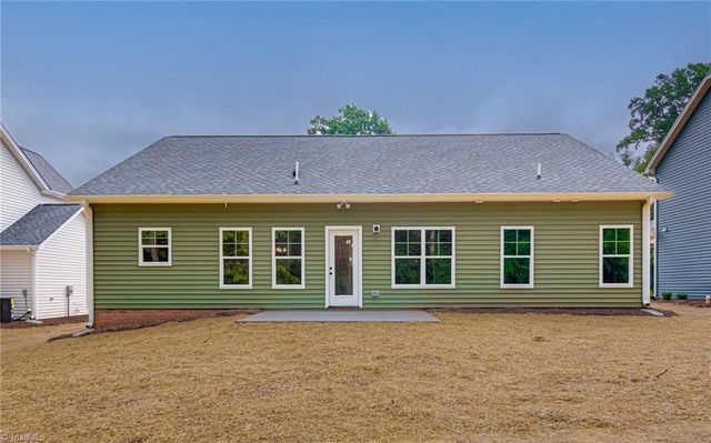 828 Vandar Drive, Winston-salem, NC 27106