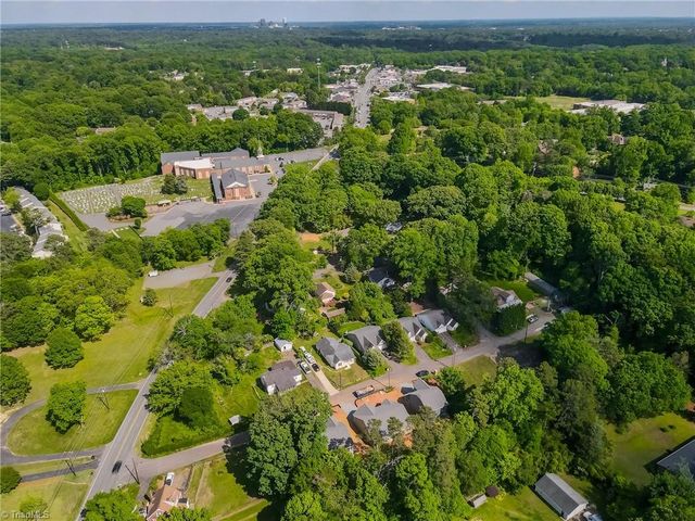 828 Vandar Drive, Winston-salem, NC 27106