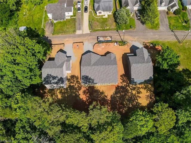828 Vandar Drive, Winston-salem, NC 27106