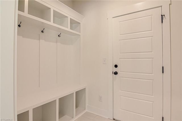 828 Vandar Drive, Winston-salem, NC 27106