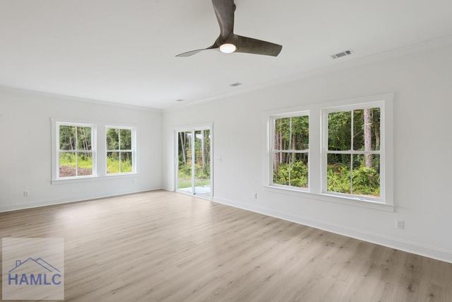 1044 Cottage Way, Darien, GA 31305