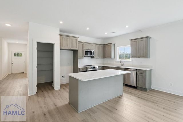 1044 Cottage Way, Darien, GA 31305