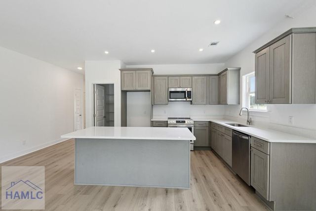 1044 Cottage Way, Darien, GA 31305