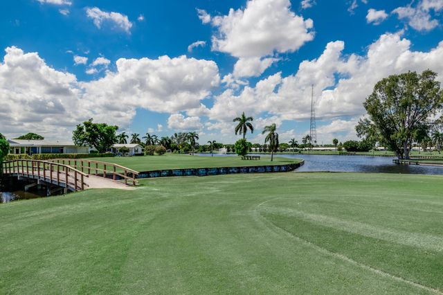 100 Leisure Lake Circle 109, Boynton Beach, FL 33426