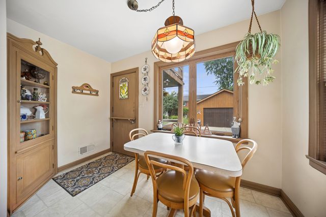 6631 N Caldwell Avenue, Chicago, IL 60646