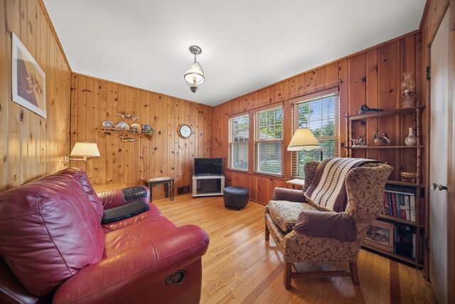 6631 N Caldwell Avenue, Chicago, IL 60646