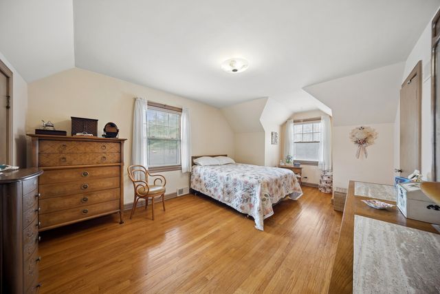 6631 N Caldwell Avenue, Chicago, IL 60646