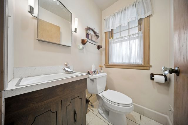 6631 N Caldwell Avenue, Chicago, IL 60646
