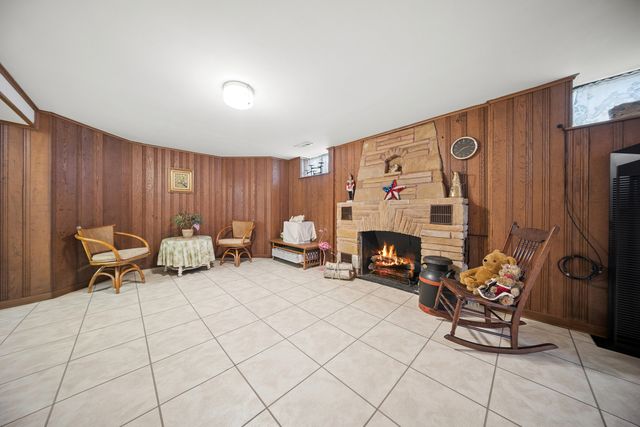 6631 N Caldwell Avenue, Chicago, IL 60646