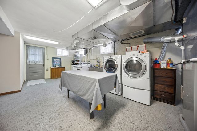 6631 N Caldwell Avenue, Chicago, IL 60646
