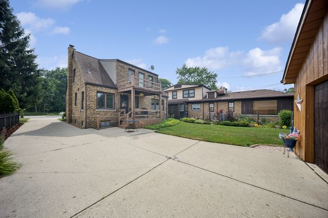 6631 N Caldwell Avenue, Chicago, IL 60646