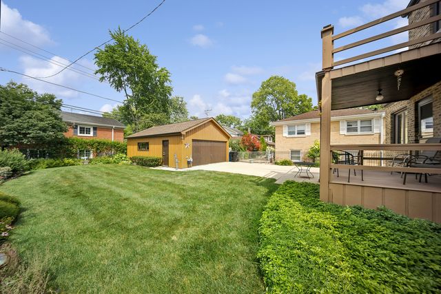 6631 N Caldwell Avenue, Chicago, IL 60646