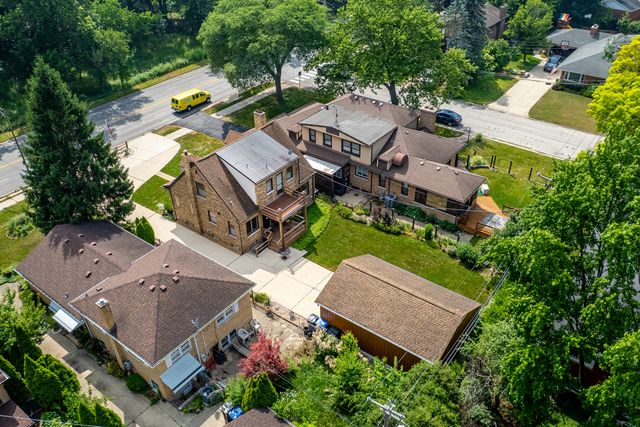 6631 N Caldwell Avenue, Chicago, IL 60646