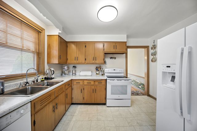 6631 N Caldwell Avenue, Chicago, IL 60646