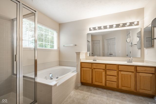 12818 Double Eagle Drive, Carmel, IN 46033