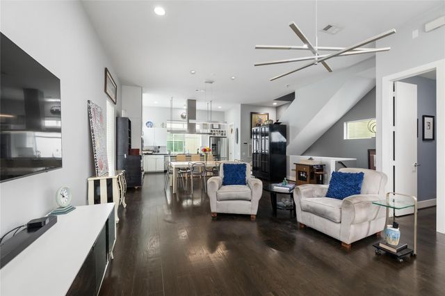 1229 W 17th Street, Houston, TX 77008