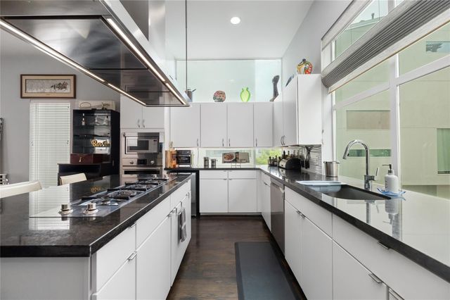 1229 W 17th Street, Houston, TX 77008