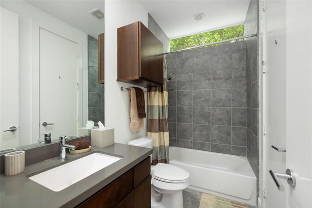 1229 W 17th Street, Houston, TX 77008