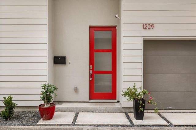 1229 W 17th Street, Houston, TX 77008