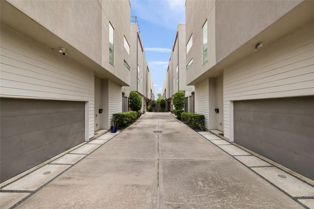 1229 W 17th Street, Houston, TX 77008