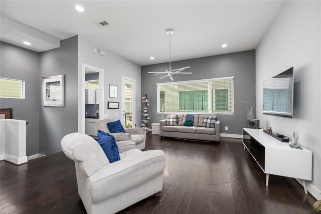 1229 W 17th Street, Houston, TX 77008